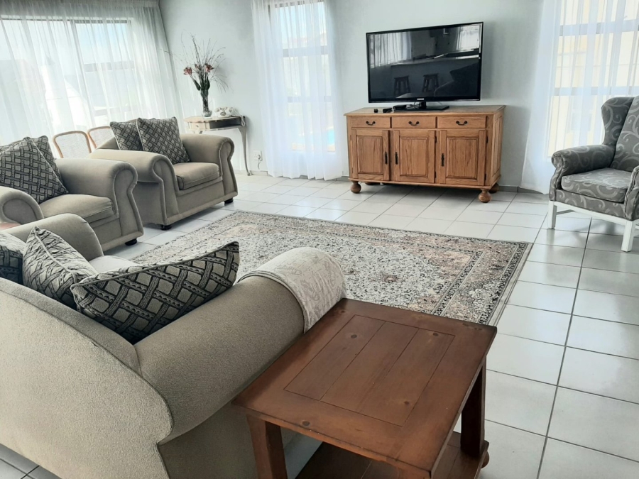 6 Bedroom Property for Sale in Bayview Western Cape